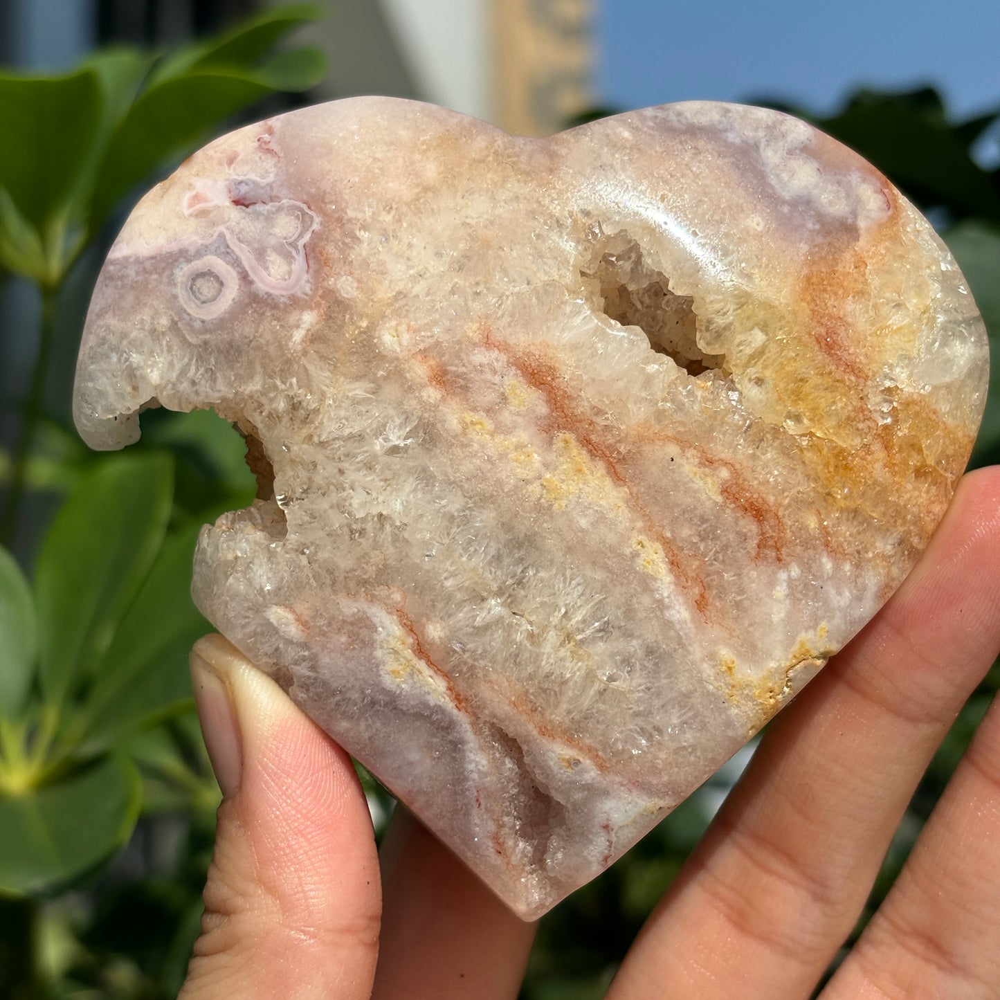 “Heart of the Natural Pink Amethyst Geode – Exquisite and Elegant, the Beauty of Raw Crystal”
