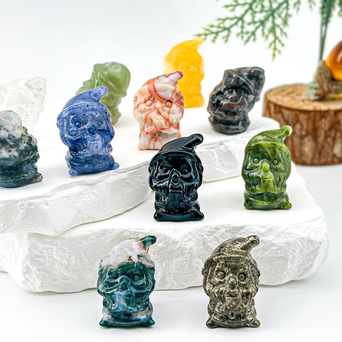"3cm Mini Gemstone Santa Figurine | Festive Crystal Collectible with UV Reactive Effects"