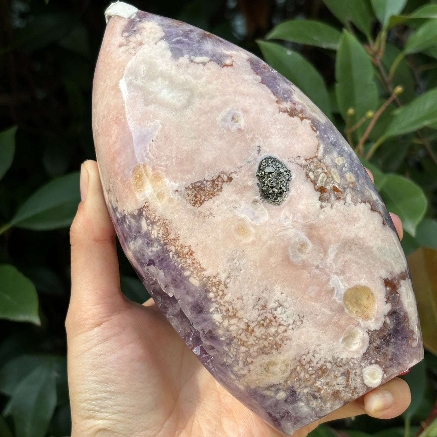 "Large pink Amethyst Geode - Natural crystal with complex structure"