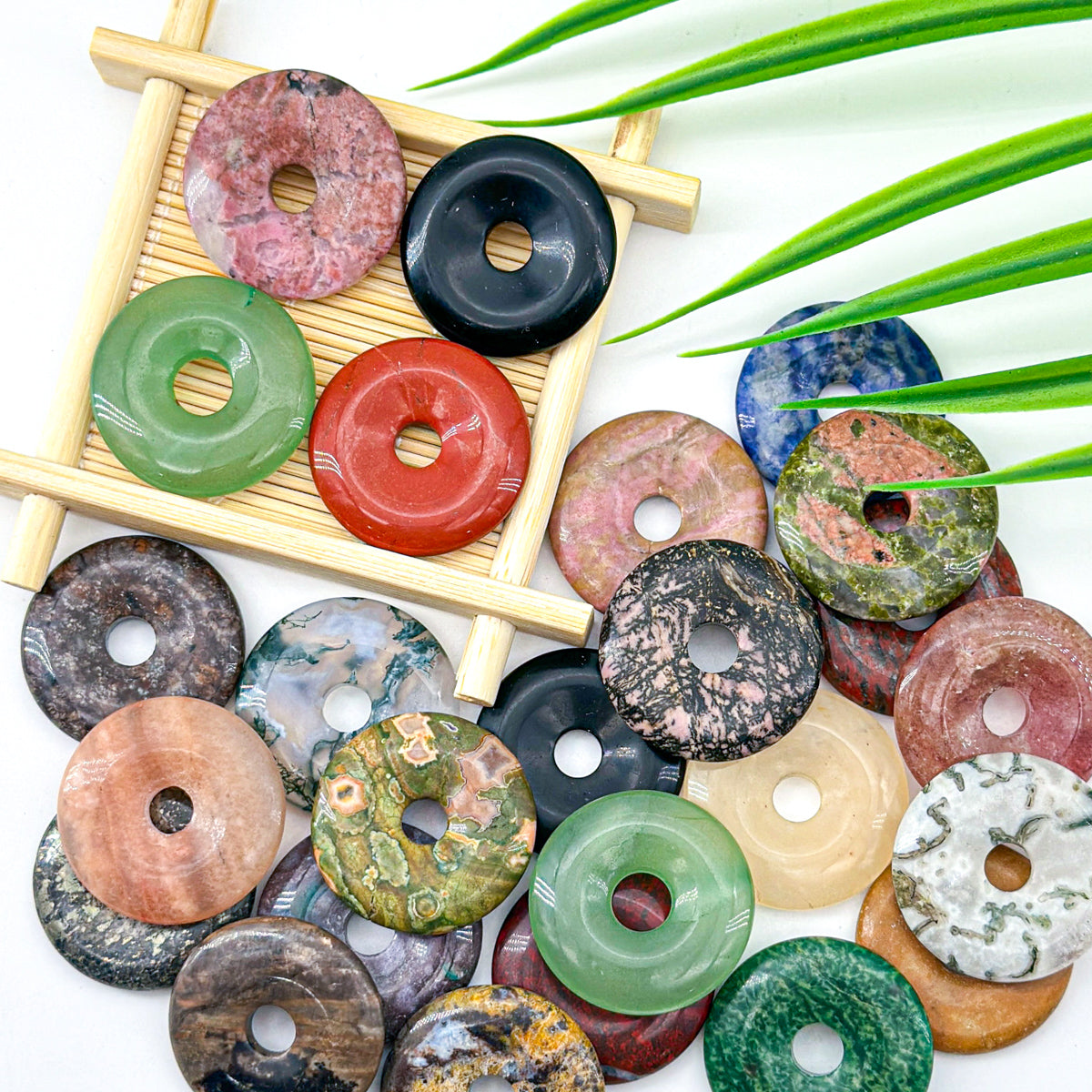 200g Handcrafted Crystal Donut Beads - 3cm Round Natural crystal Discs for DIY Jewelry & Unique Decor"