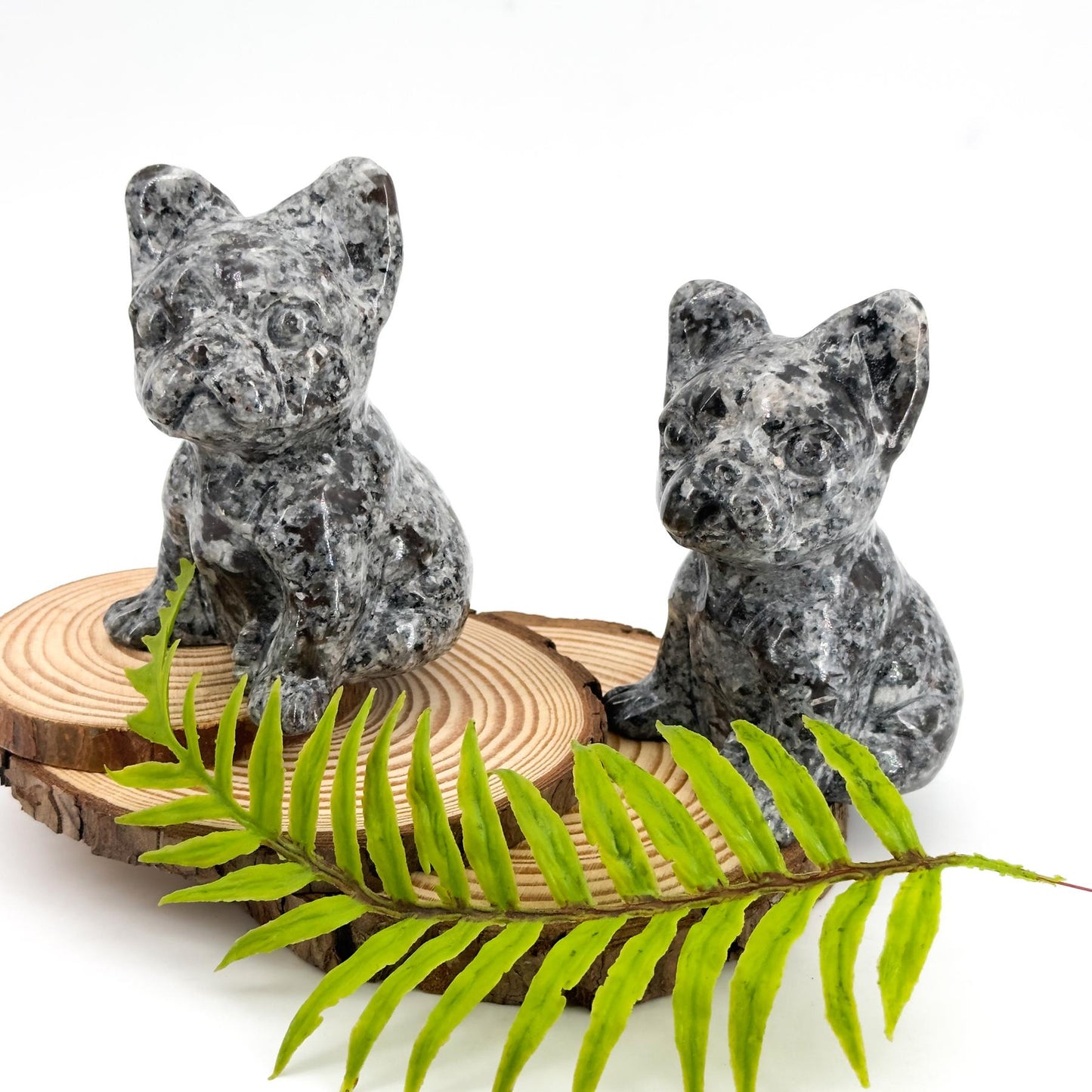 Yooperlite French Bulldog Natural Crystal Carving:crystal ornaments, uv light reaction energy stone, desktop decoration
