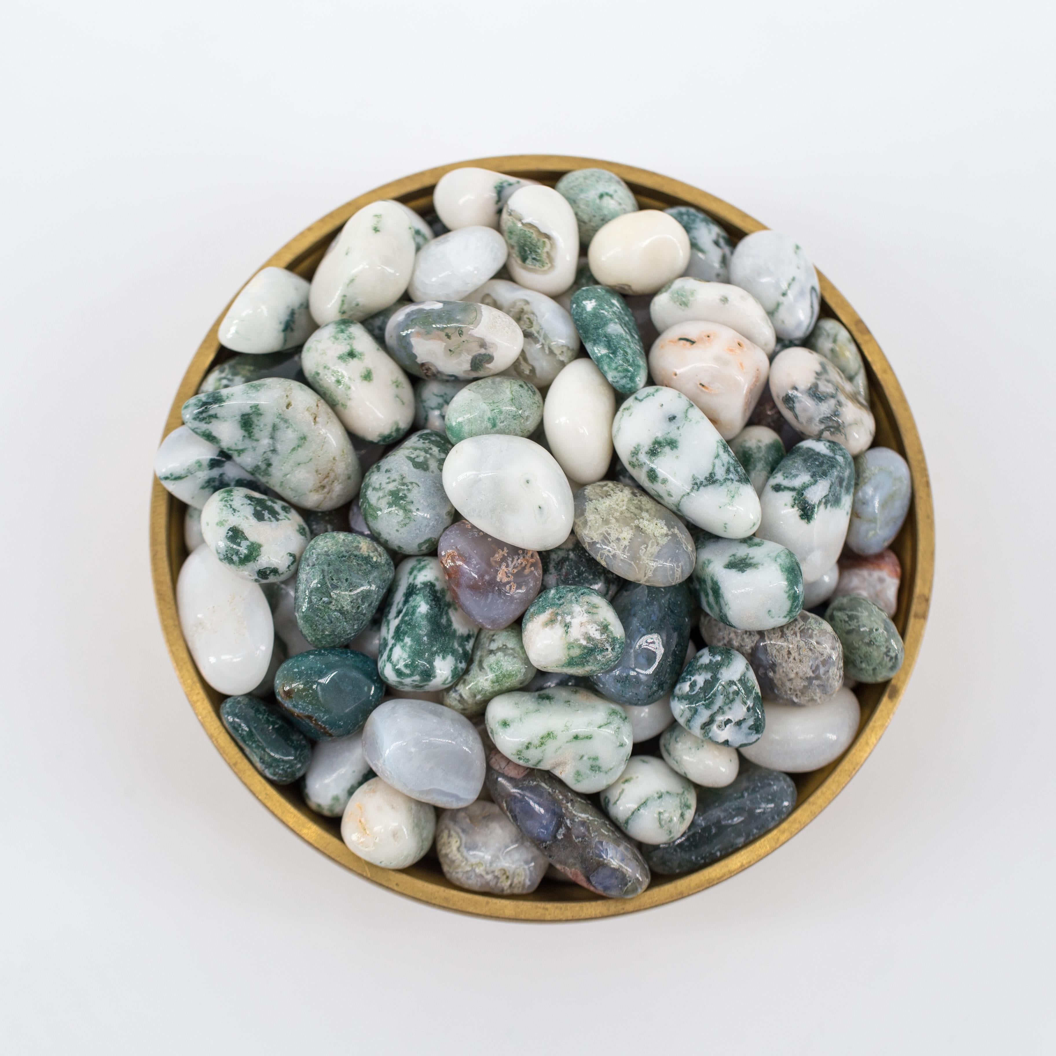 Crystal Chips 100g,Natural Healing Gemstone Chips: Versatile Decorative Elements with Energizing Properties