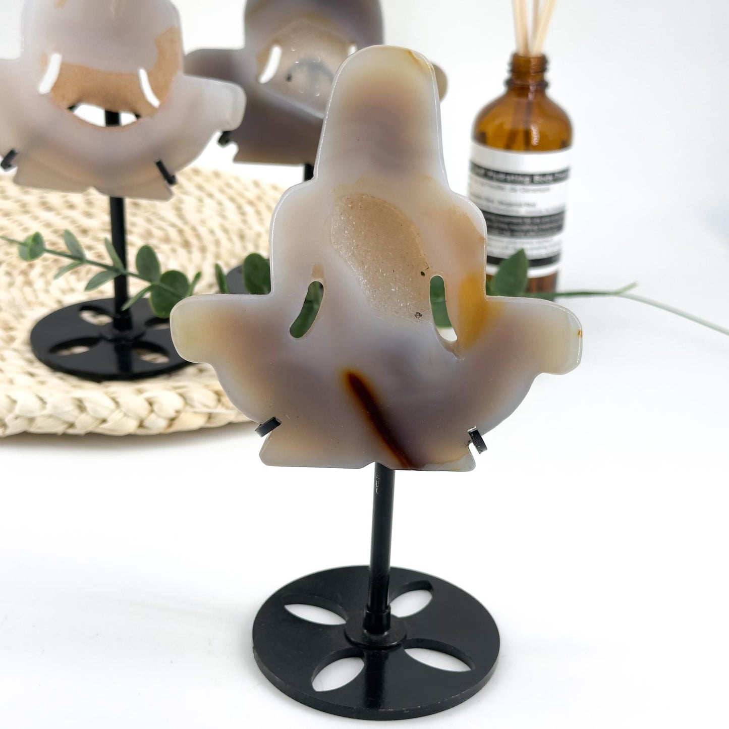 Natural Geode Agate Yoga Goddess Carving:yoga pose carving, spiritual home decoration, creative gift