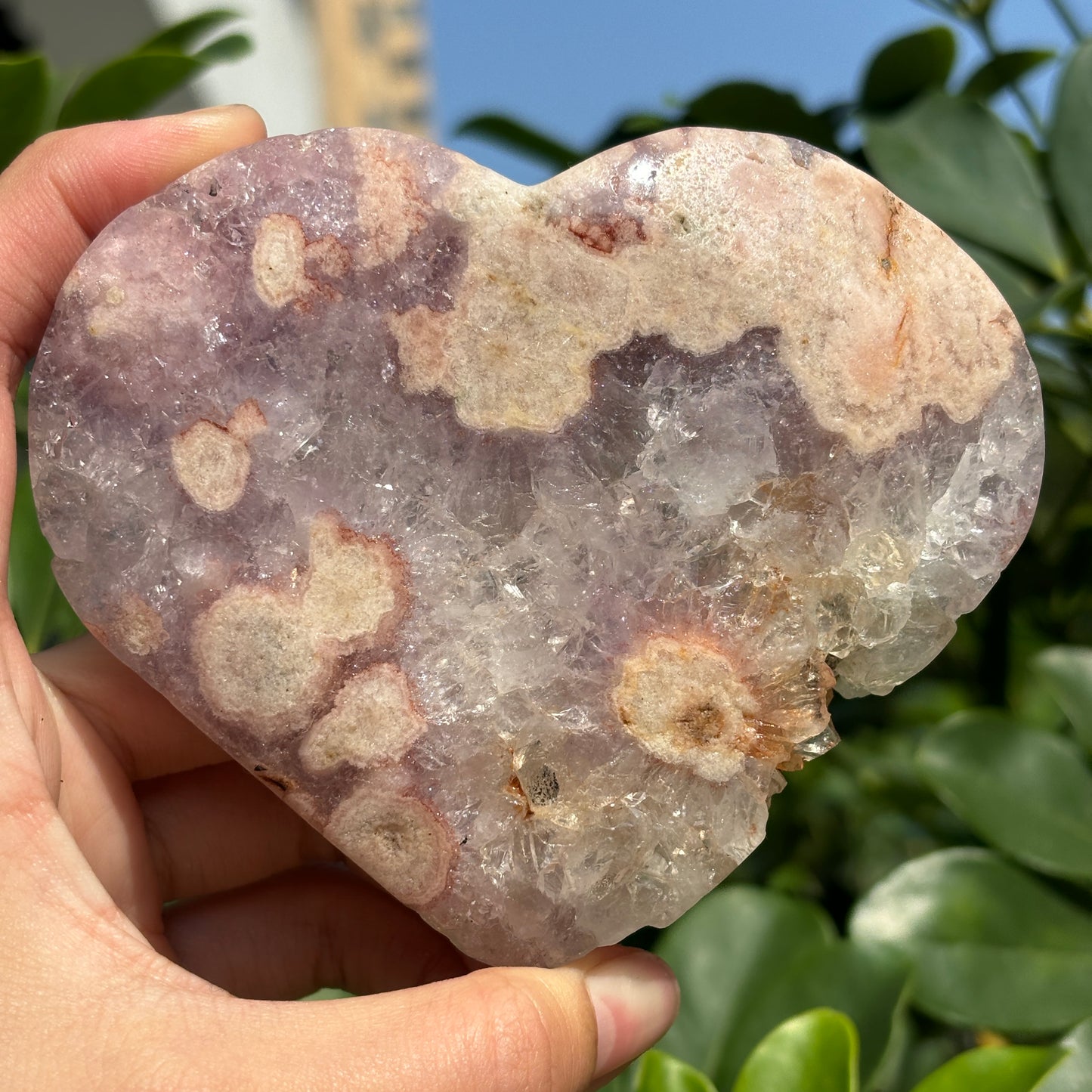 “Heart of the Natural Pink Amethyst Geode – Exquisite and Elegant, the Beauty of Raw Crystal”