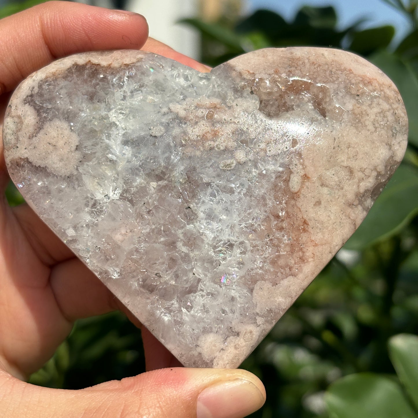 “Heart of the Natural Pink Amethyst Geode – Exquisite and Elegant, the Beauty of Raw Crystal”