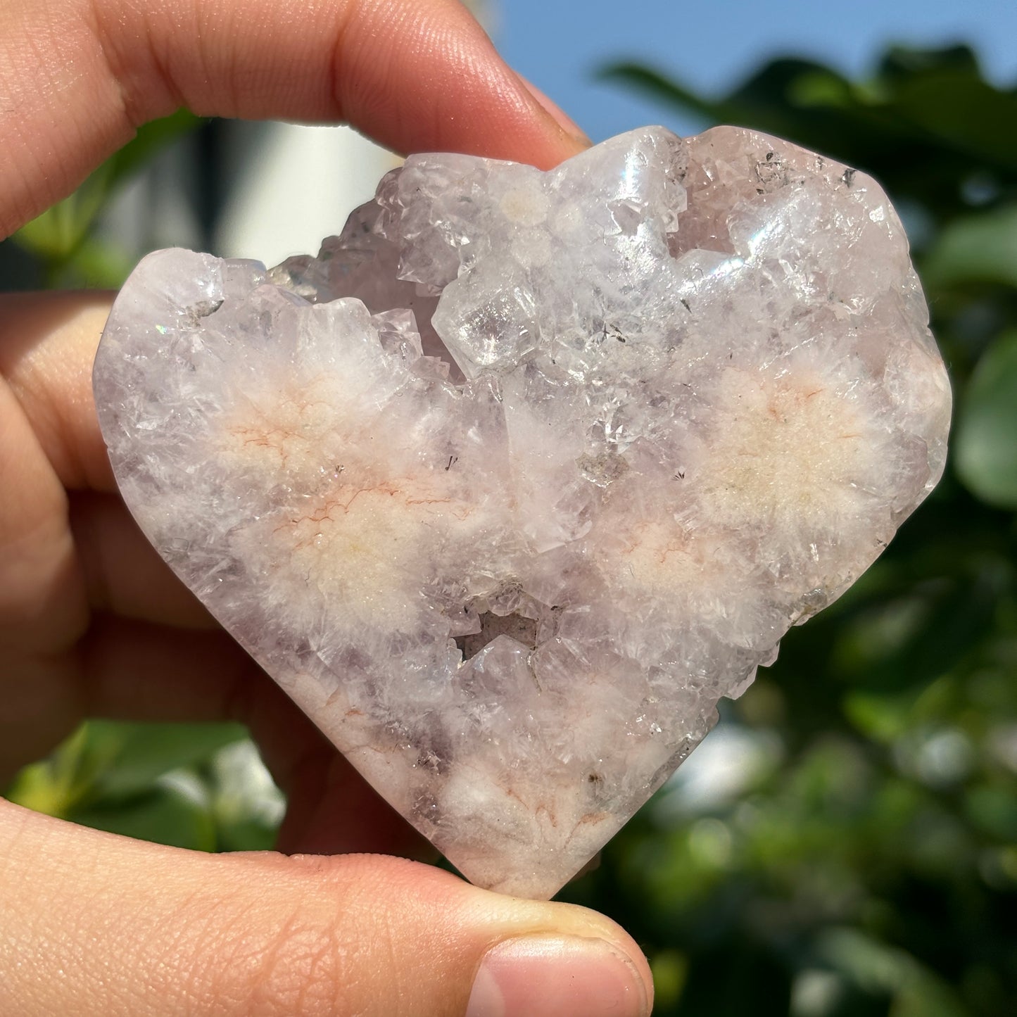 “Heart of the Natural Pink Amethyst Geode – Exquisite and Elegant, the Beauty of Raw Crystal”
