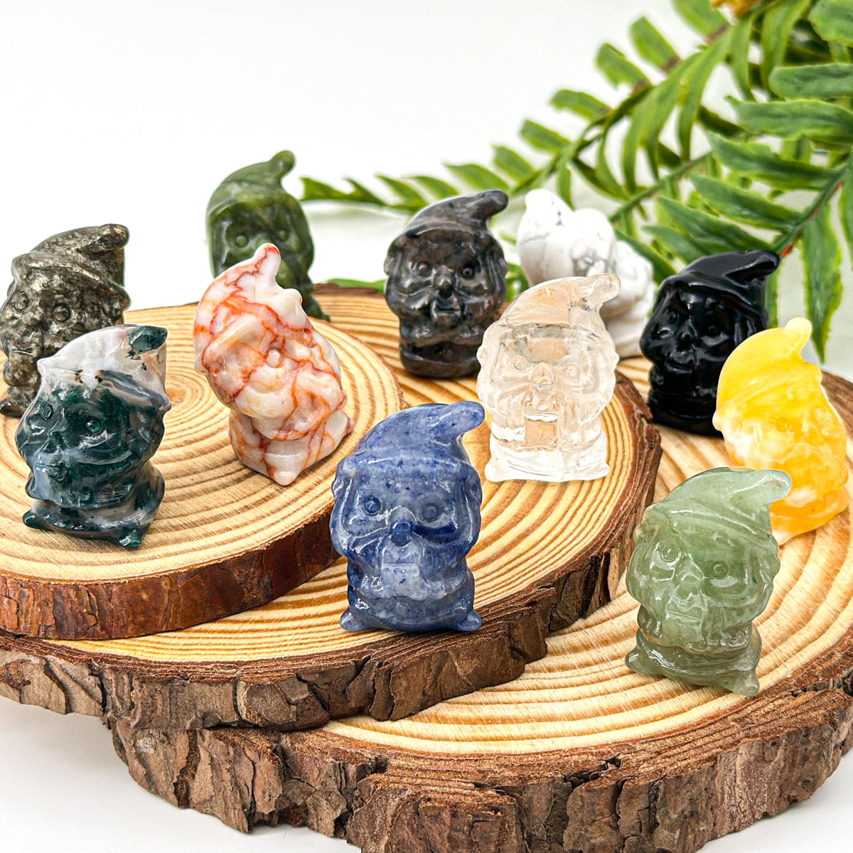 "3cm Mini Gemstone Santa Figurine | Festive Crystal Collectible with UV Reactive Effects"