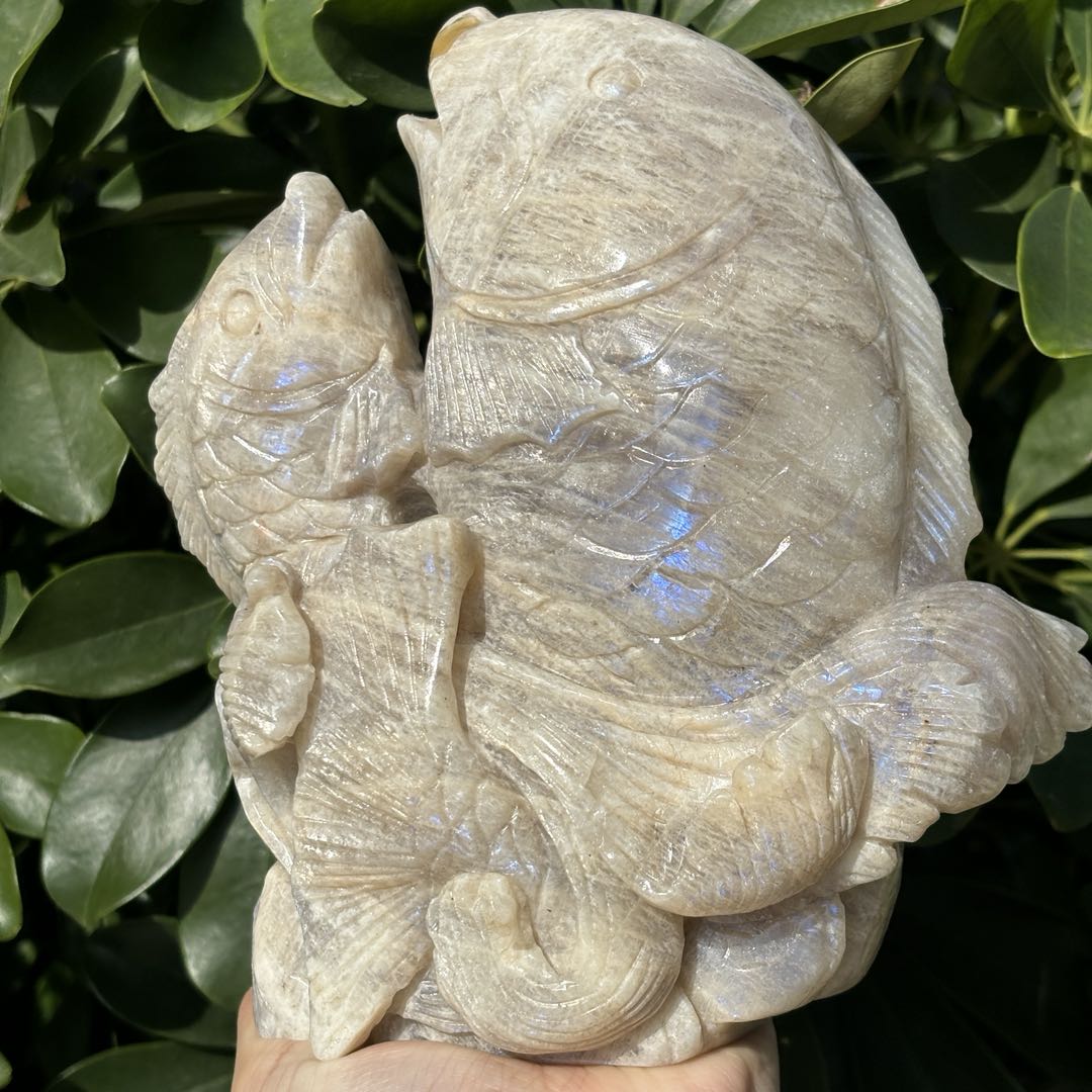 "Majestic Hand Carved Animal Crystal Statue - Natural Stone Sculpture"