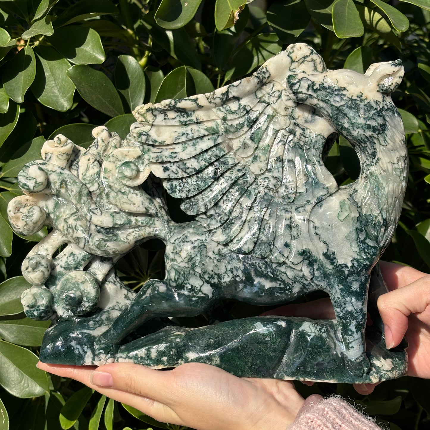"Majestic Hand Carved Animal Crystal Statue - Natural Stone Sculpture"