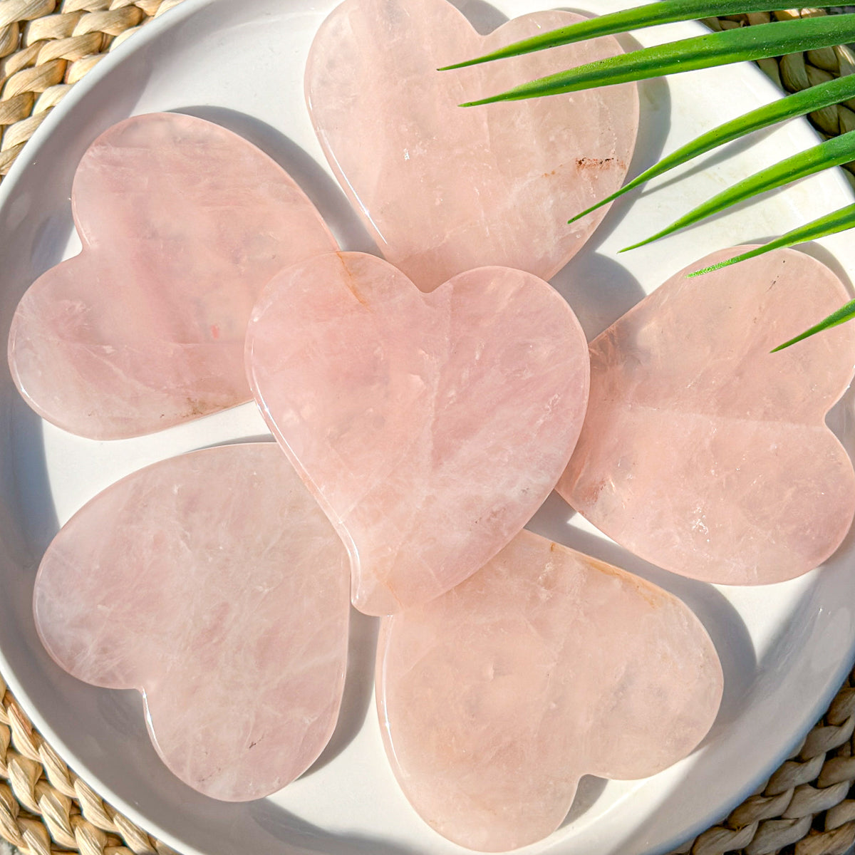“Hand-carved Rose Quartz Heart-Shaped Gua Sha Board (7-7.5 cm | 2.76-2.95 in)”