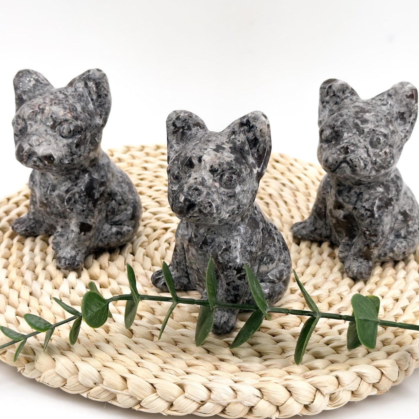 Yooperlite French Bulldog Natural Crystal Carving:crystal ornaments, uv light reaction energy stone, desktop decoration
