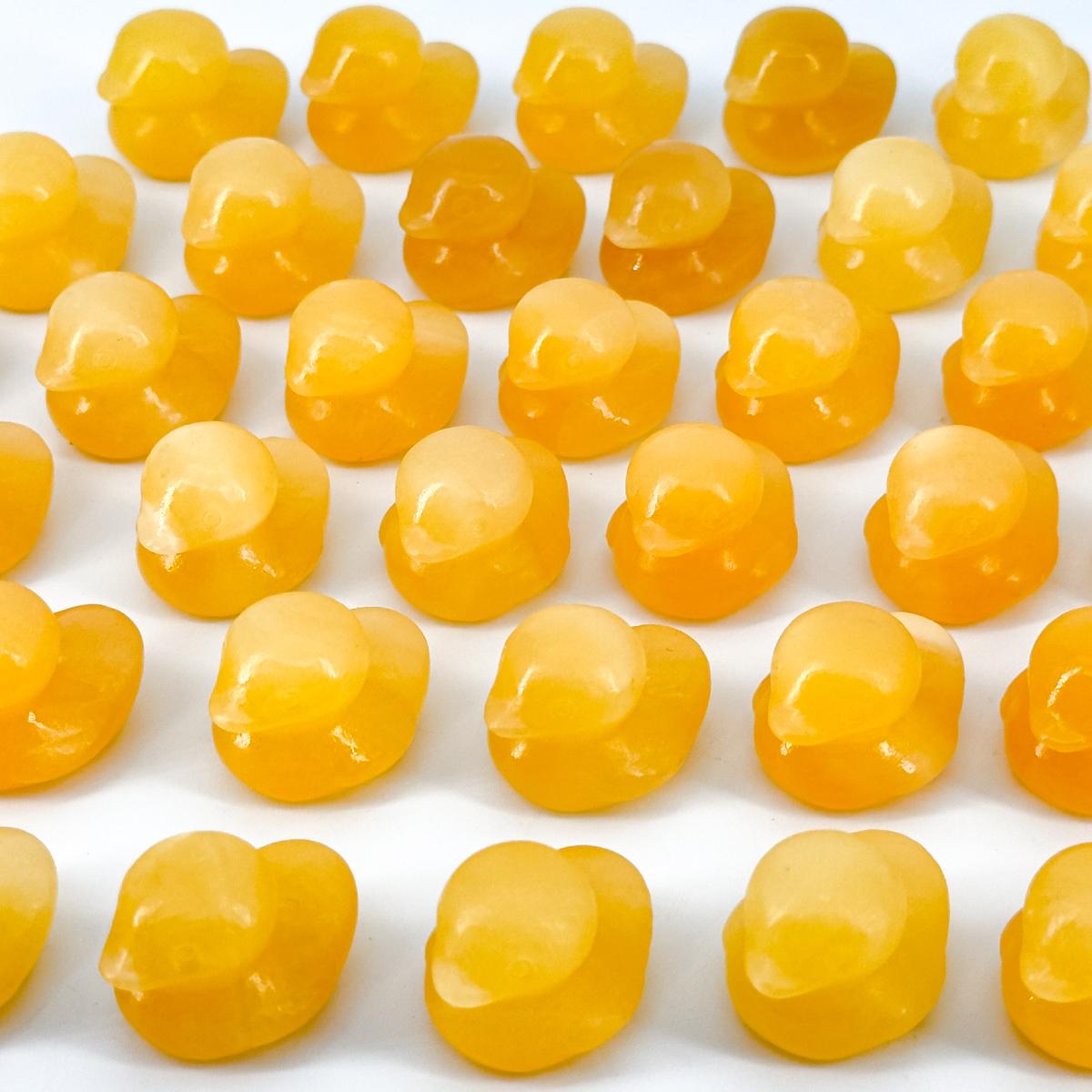 1 Count Hand-carved Yellow Duck Shape Crushed Stone Natural Crystal Yellow Ray Calcite Fashion Decoration