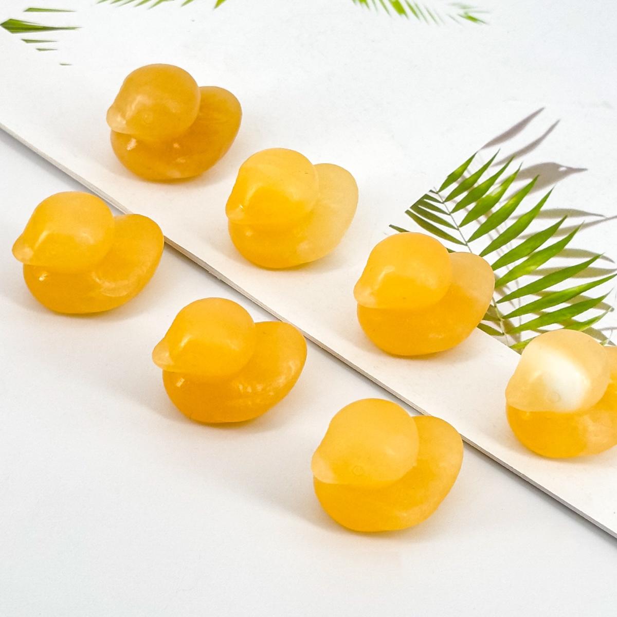 1 Count Hand-carved Yellow Duck Shape Crushed Stone Natural Crystal Yellow Ray Calcite Fashion Decoration