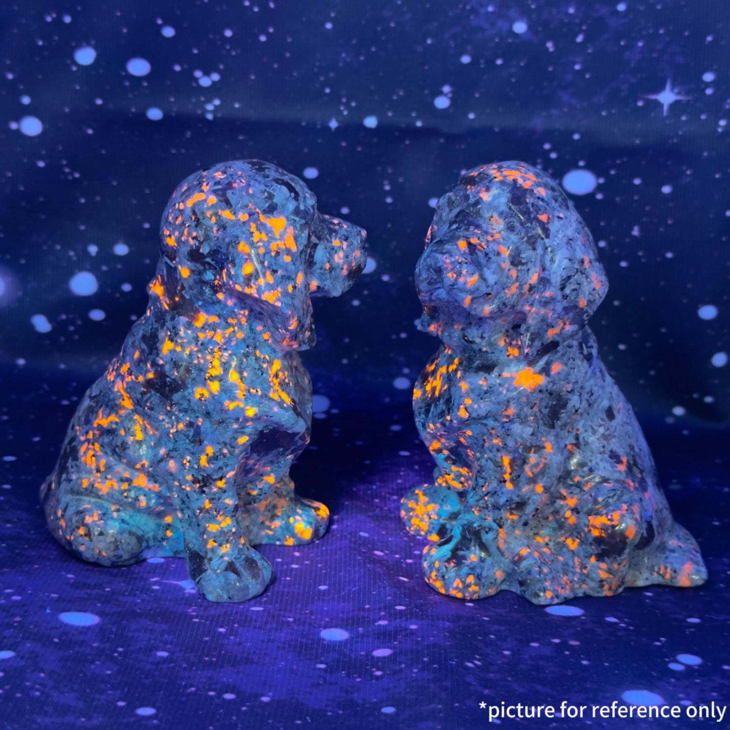 Yooperlite Labrador Natural Crystal Carving:crystal gift, uv light reactive crystal for home decoration